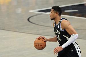 Shams：字母哥在雄鹿队是走是留 目前仍没有任何定论