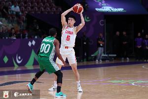 效果很好！程帅澎9中5&三分5中3得13分3助2断 正负值+18全场最高