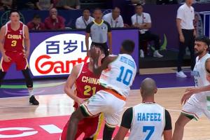 媒体人：这比赛对中国男篮考验不大 要保证不受伤 为淘汰赛找节奏