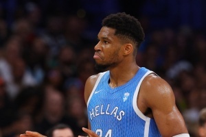 希腊主帅：字母哥加入后我们将提升一个层级 希望他下场能打