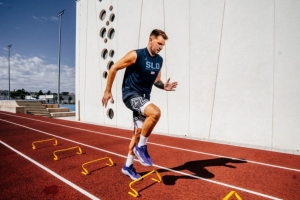 国家队教练：东契奇是否变得更好还要拭目以待 他在努力恢复状态