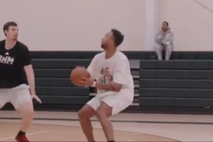 练就有效！爵士新援李凯尔晒休赛期打野球视频