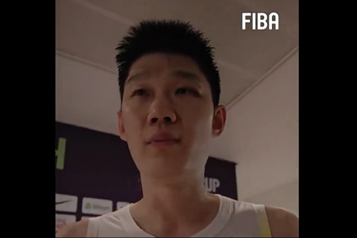 胡金秋：走到这一步 大家都是冲着冠军去的 全力以赴不要放弃！