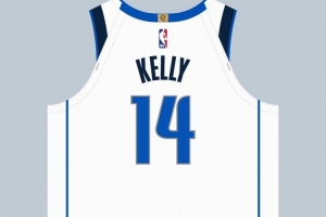 球衣记者：独行侠双向球员迈尔斯-凯利由5号改穿为14号球衣