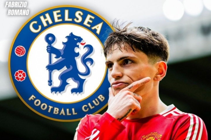 只去切尔西！罗马诺：切尔西正与曼联谈判，加纳乔拒绝了拜仁接触