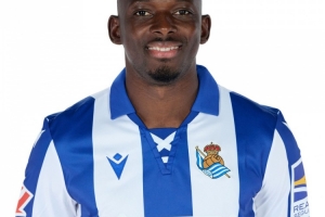 记者：里尔主帅热内西奥有意皇社后卫H-特拉奥雷，但目前暂无进展