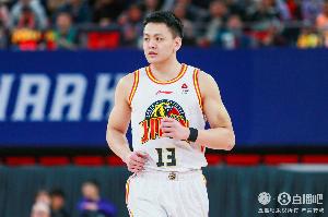 直播吧：姜宇星2+1的C类合同加盟辽宁 换刘雁宇+赵率舟+部分现金