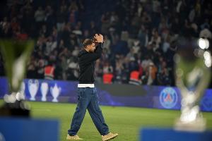 年少成名！多纳鲁马如今才26岁，4年巴黎生涯56次零封拿10冠！