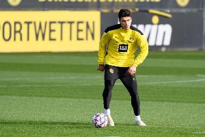 记者：多特预计从小雷纳交易中获得600万欧，还有100万欧难以实现