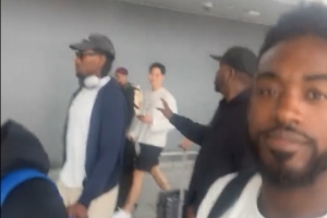 到了！莱昂纳德和前CBA外援富兰克林今天中午已经抵达成都