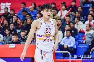 贾磊：广东超千万转会费换来陈国豪 希望用国豪+年轻球员换焦泊乔