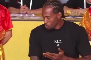 咏春！小卡！莱昂纳德中国行学习咏春 非常认真有模有样