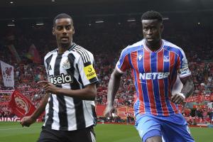 个人条款都已达协议！德天空：利物浦准备关窗前签下伊萨克+格伊