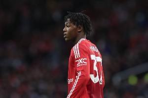 记者：那不勒斯已询问了梅努的情况，这与霍伊伦的交易无关