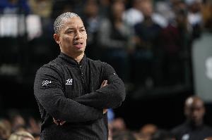 泰伦-卢谈冠军至上文化：不能出卖自己就为夺冠 要用正确方式争冠