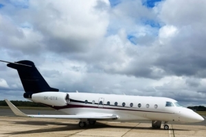 即将启程！杰克逊经纪人社媒晒飞机照片：是时候了！