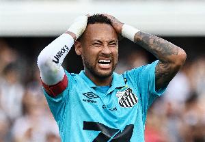 马卡：内马尔落选纯属竞技考量，安帅无意激化矛盾但球员要求解释