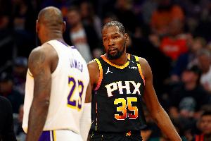 阿里纳斯：若KD明年自由签约湖人 詹姆斯可能底薪续约再冲一冠