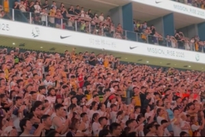 嗨翻天！詹姆斯成都行现场 球迷们齐声高喊“LBJ”