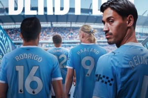 曼城官推晒德比大战海报：哈兰德、罗德里、赖因德斯步入伊蒂哈德