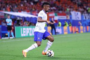 德媒：拜仁元老级理疗师比安奇将前往沙特，担任科曼的私人理疗师