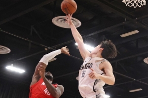 队记：杨瀚森有成为明星球员的潜力 赛季初他预计给克林根打替补