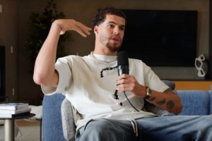 小波特：若女友在社媒发布过暴露的照片会让我不能接受