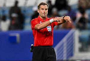 媒体人：执法国安vs海港的洋哨亚历山大-金，是木匠出身