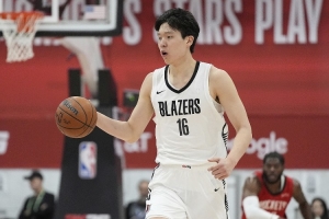 队记：罗威下赛季至少休息17场 这时杨瀚森就是中锋位置的2号人选