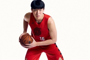 队记：杨瀚森富有个人魅力 他让开拓者比过去3年更受欢迎