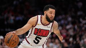 火箭新控卫12月下旬加盟？届时有多人解禁可交易 包括范乔丹