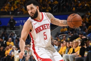 湖记：火箭和湖人情况相似&无足够空间签新球员 谢泼德需挺身而出