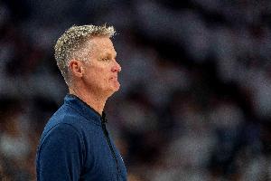 科尔谈合同只剩1年：希望能和勇士继续合作 但不急于现在谈续约