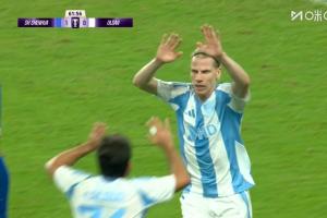 防守愣神，申花第62分钟主场遭扳平，对手凌空垫射破门