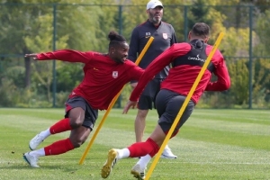 长春亚泰全体将士结束为期9天国庆长假，全力备战最后4轮保级决战