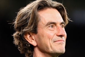 热刺祝主帅弗兰克52岁生日快乐，带队战绩6胜3平2负+近7场不败