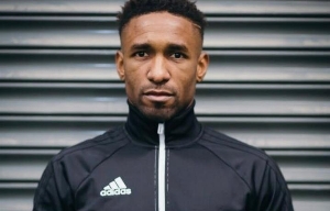 达伦本特：迪福终结能力出众，他巅峰时比当时曼联所有前锋都出色