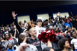 回馈球迷！开拓者官方晒今日社区活动照 杨瀚森&利拉德领衔入镜